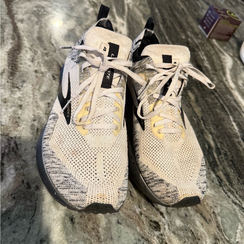 Brooks Levitate 4 Running Shoes